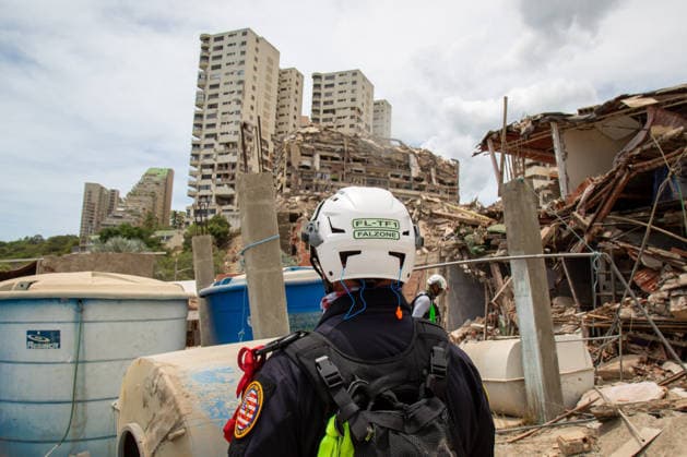 Earthquake in Venezuela, rescue operations and distribution of relief supplies in La Guaira