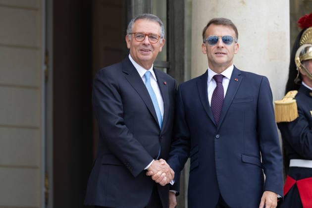 Paris: President Macron welcomes Antonio Jose Seguro