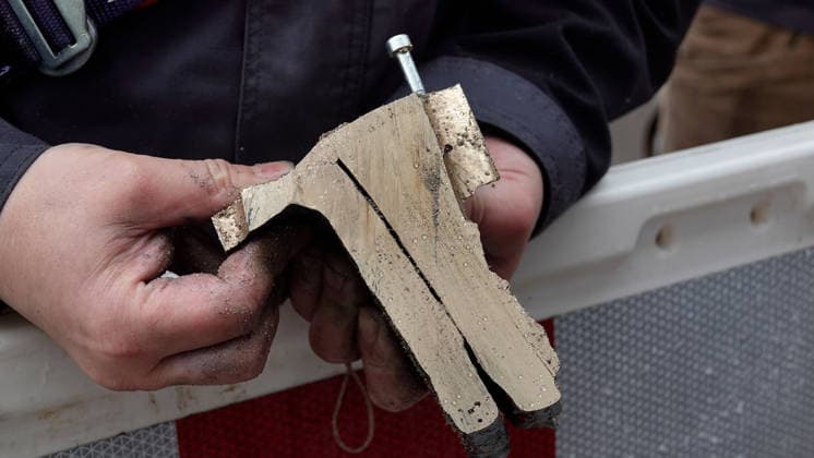 Saxony: Taking a material sample from the Karl Marx Monument in Chemnitz