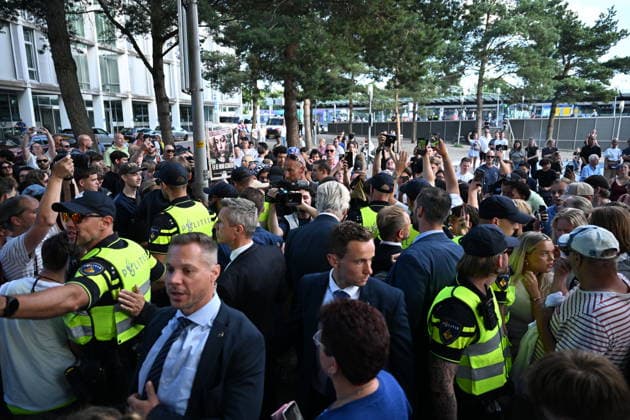Apeldoorn: protests against immigration featuring Geert Wilders