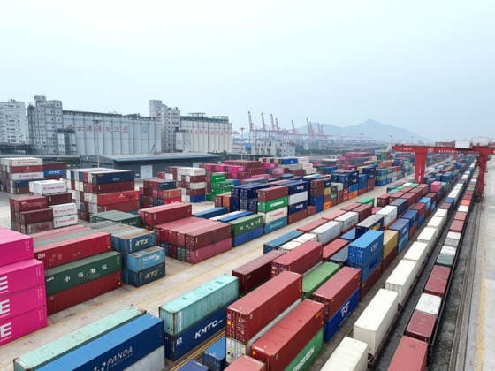 China, container port in Lianyungang