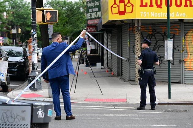 USA: Forensic investigation following a shooting in Brooklyn