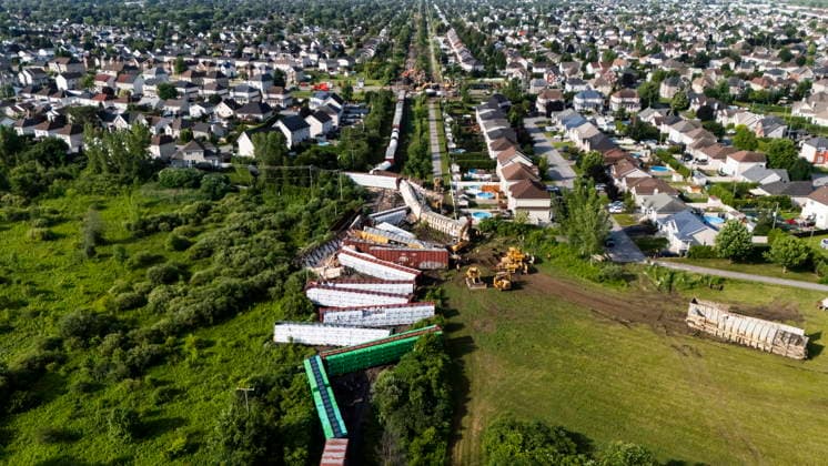 Canada: Freight train derails in Repentigny