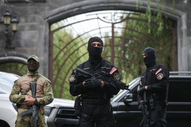Armenia: Security forces are guarding the area outside Gagik Tsarukyan’s house