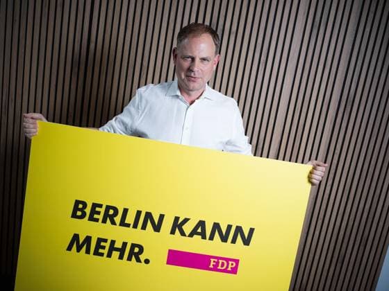 Berlin, photo opportunity with FDP lead candidate Christoph Meyer