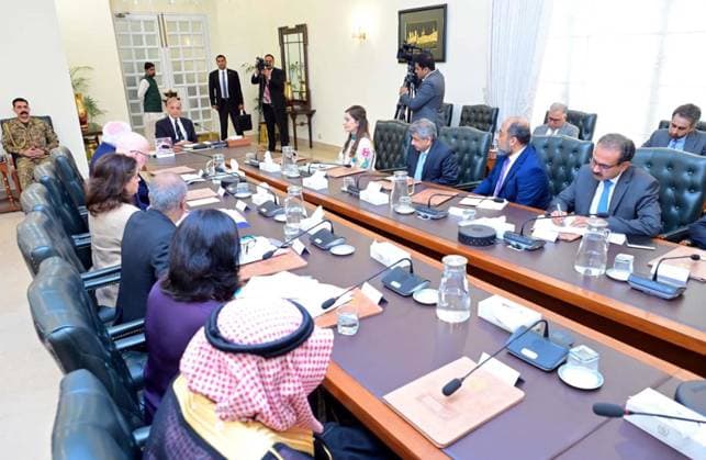 Pakistan: Shehbaz Sharif meets a delegation from the Polio Oversight Board in Islamabad