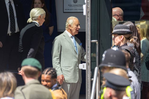 Royals: King Charles III opens the new headquarters of the British Transport Police in London