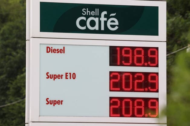North Rhine-Westphalia, price board at a petrol station in Siegen