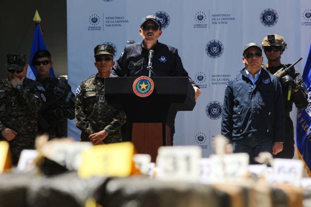 El Salvador, press conference following a drug seizure