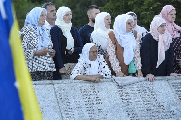Bosnia and Herzegovina: Peace march in memory of the victims of the Srebrenica massacre reaches the Potocari memorial cemetery