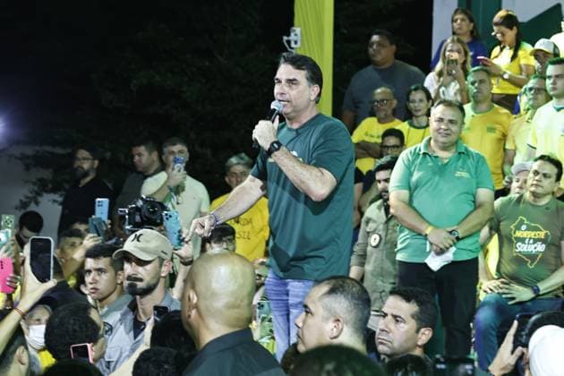Brazil: Flavio Bolsonaro visits Fortaleza