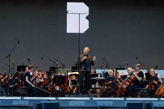 Music: Beethoven Orchestra at the Classical Music Picnic on the artificial turf in Bonn