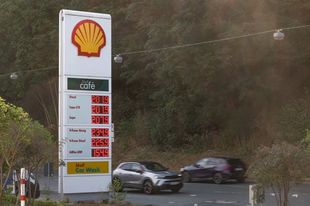 North Rhine-Westphalia, price board at a petrol station in Siegen
