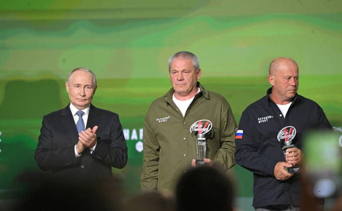 Russia, Moscow: Putin honours security personnel at Starobelsk Teacher Training College