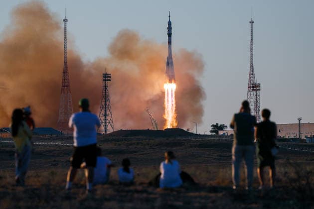 Kazakhstan: a Soyuz-2.1a rocket launches from the Baikonur Cosmodrome carrying Soyuz MS-29 to the ISS in the Qysylorda region