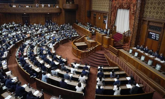 Japan: Parliament in Tokyo votes on new adoption rules for the imperial family