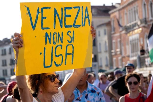 Italy: Protest against the visit of US Ambassador Tilman Fertitta to Venice