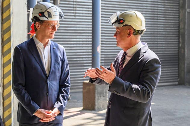 NRW: Hendrik Wüst visits a foundry in Krefeld