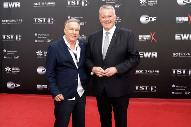 Arts, Nibelungen Festival in Worms, opening with the world premiere of *Die Hunnenkönigin*