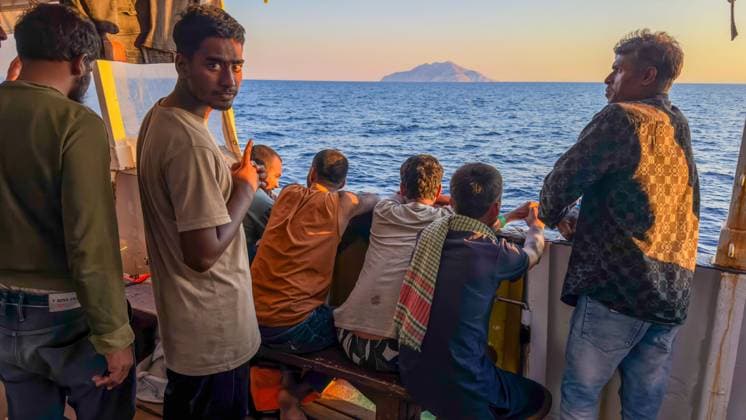 Italy: The rescue ship Open Arms brings 85 migrants to Syracuse