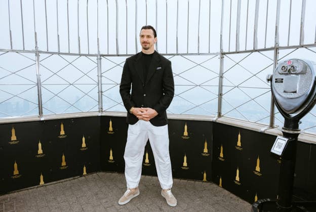 Celebrity: Zlatan Ibrahimovic visits the Empire State Building in New York