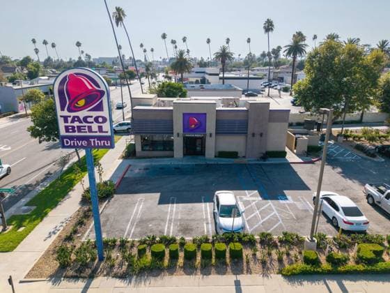 USA, Taco Bell branch in Pasadena, California