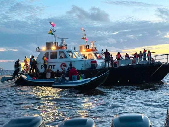 Guyana: Rescue operation following a ferry accident off the coast of Georgetown