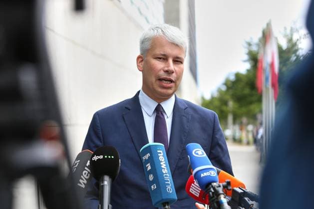Deutsche Bahn: Transport Minister Steffen Bilger wants to link bonus payments to rail targets, Archivbilder