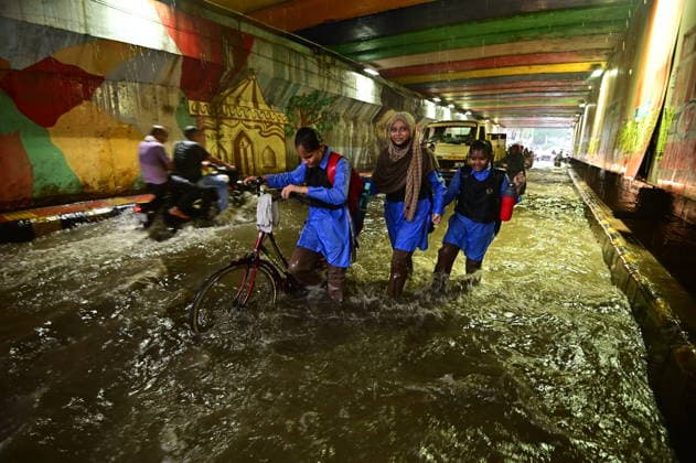 India: Flooding following heavy rain in Prayagraj