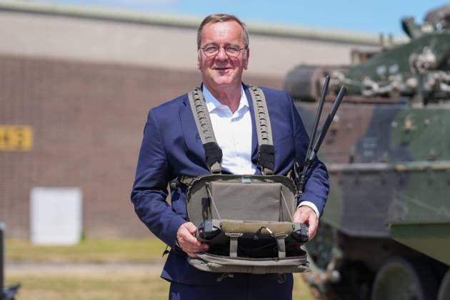 North Rhine-Westphalia: Boris Pistorius visits the Glückauf Barracks in Unna