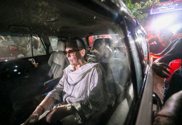 India: Sonia Gandhi arrives at the Mandir Marg police station