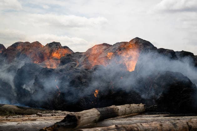 Rhineland-Palatinate: Round bale fires at three locations: Police helicopter searches for arsonists in Tiefenbach