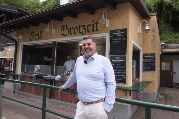 Bavaria: Reopening of the Isarbar in the Hinterbrühl beer garden, Munich