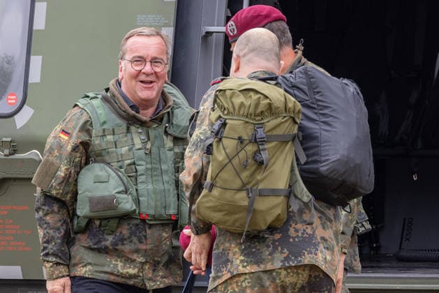 Baden-Württemberg: Boris Pistorius visits Transport Helicopter Regiment 30 in Külsheim