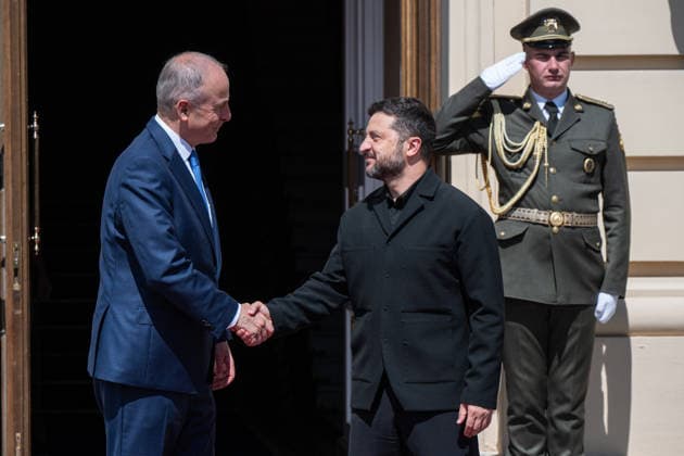 Ukraine: Volodymyr Zelenskyy meets Irish Prime Minister Micheal Martin in Kyiv