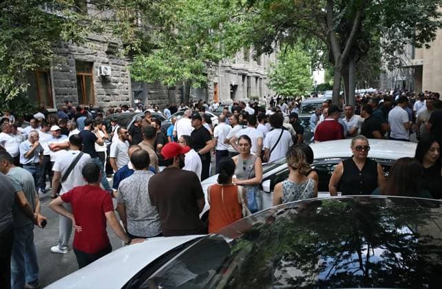 Armenia: Protest following the arrest of Gagik Tsarukyan in Yerevan