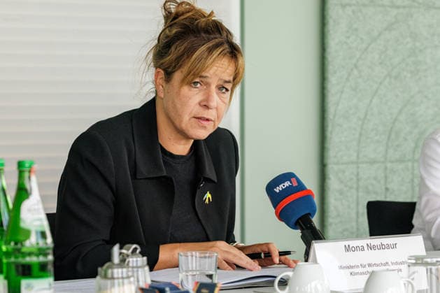North Rhine-Westphalia: Mona Neubaur presents climate protection package in Düsseldorf