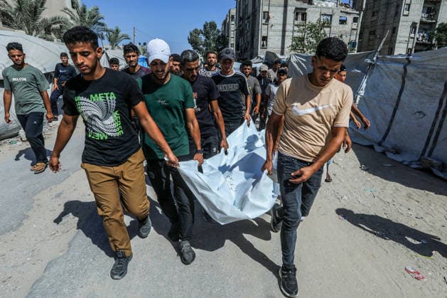 Middle East conflict, Gaza: Victims of the shelling in Al-Mawasi are being taken to Deir al-Balah for burial