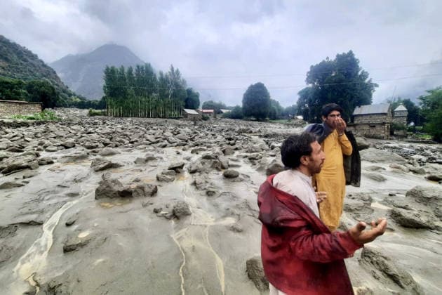 Pakistan, Gilgit-Baltistan: Thousands cut off by floods and a glacial lake outburst flood