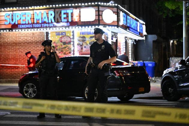 USA: Shooting outside a deli in the Bronx, New York