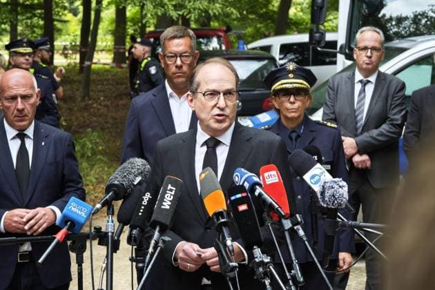 Berlin, attack on Christopher Street Day, press conference with Alexander Dobrindt