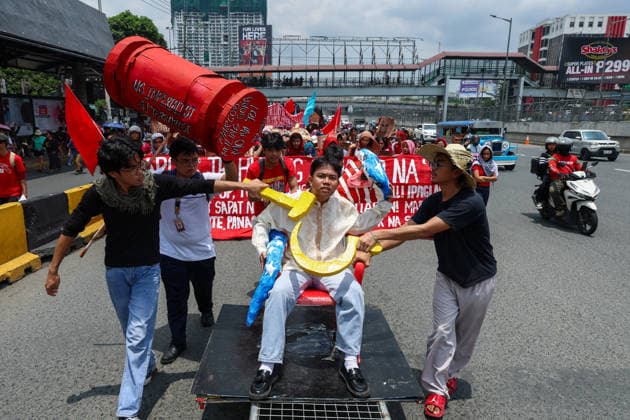 Philippines: Protests against Ferdinand Marcos Jr. in Quezon City