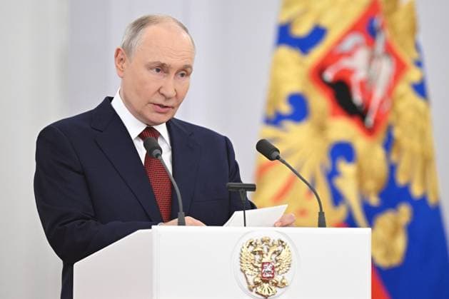 Russia: Vladimir Putin meets Duma deputies in Moscow