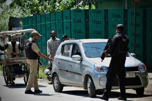India, security measures in Srinagar, Kashmir