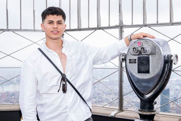Celebrity, Mosmo visits the Empire State Building in New York