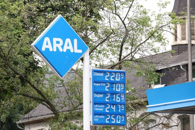 North Rhine-Westphalia, price board at a petrol station in Siegen