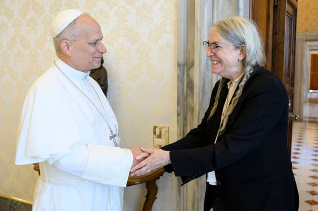 Vatican: Pope Leo XIV meets Patti Smith