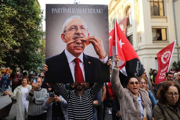 Turkey: CHP protest in Istanbul against the dismissal of Özgür Özel