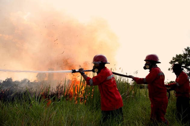 Indonesia: Fighting fires on Sumatra