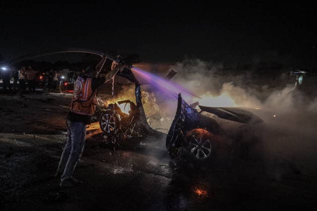 Middle East conflict: Israeli air strikes hit a car in Gaza